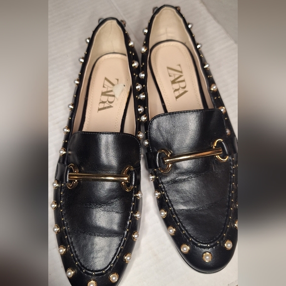 ZARA Black Leather Pearl-Trim Loafers with Gold Bit - Picture 2 of 3